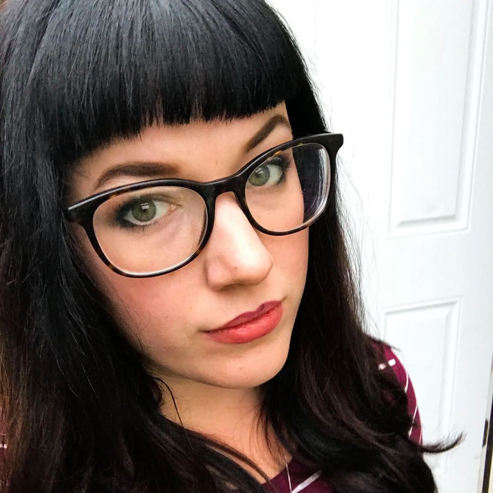 Meet your Posher, Caitlin